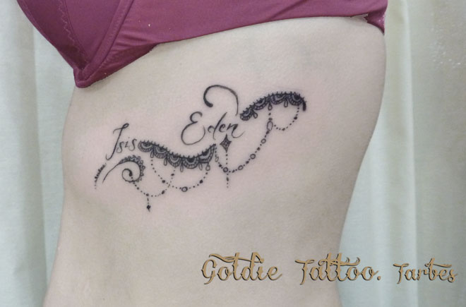Goldie,,Tattoo,Tarbes.juin2015..dentelle,et,prenoms.